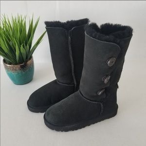 Black uggs